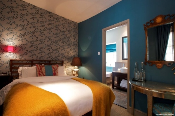 Hotel The Feathers